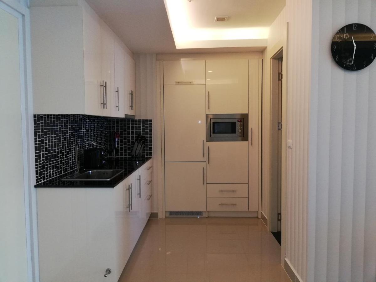 Cosy Beach View Apartments Pattaya Extérieur photo