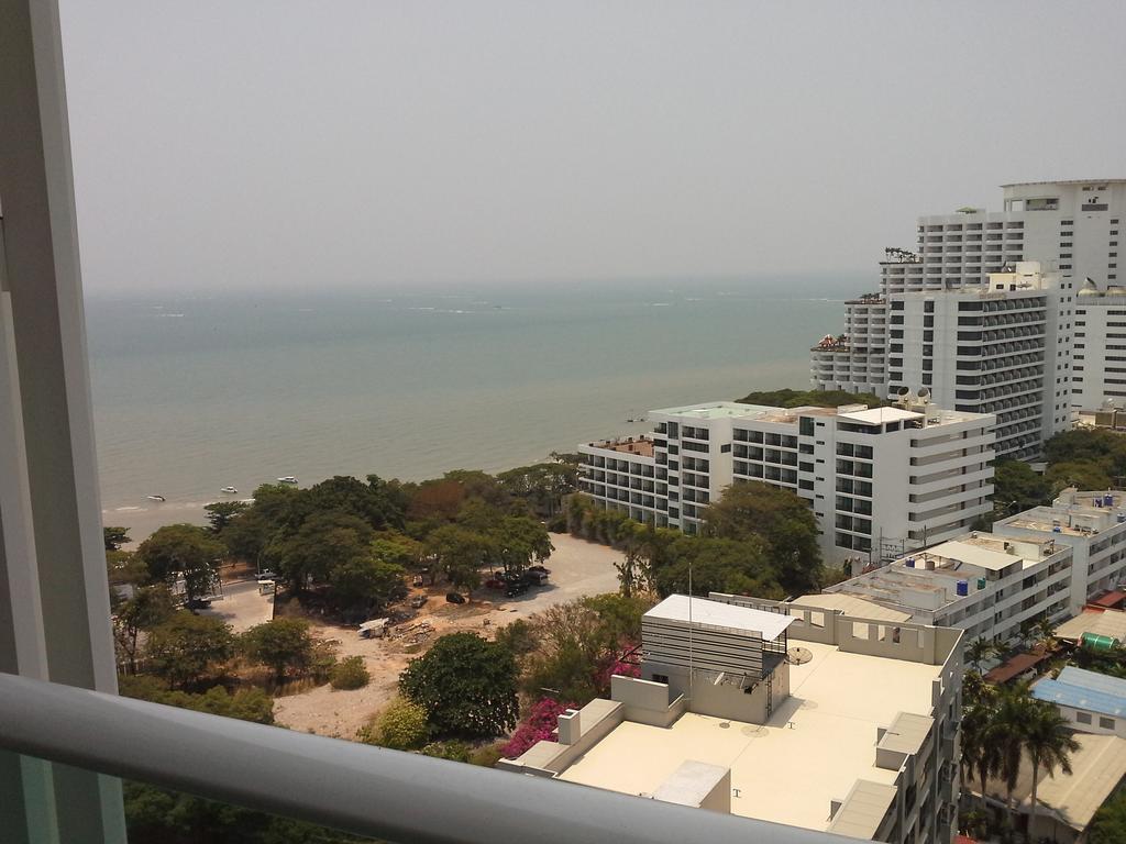 Cosy Beach View Apartments Pattaya Extérieur photo