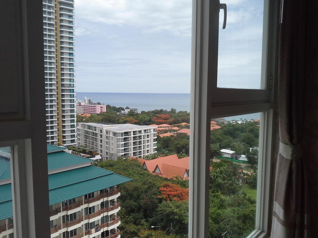 Cosy Beach View Apartments Pattaya Extérieur photo