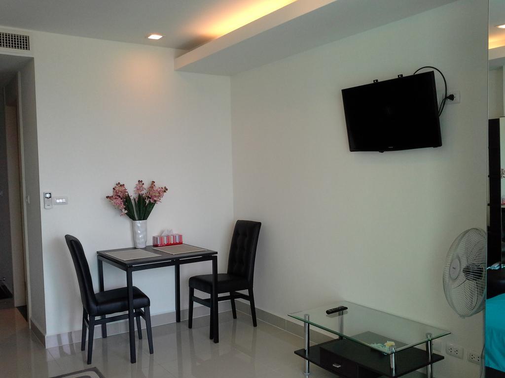 Cosy Beach View Apartments Pattaya Extérieur photo