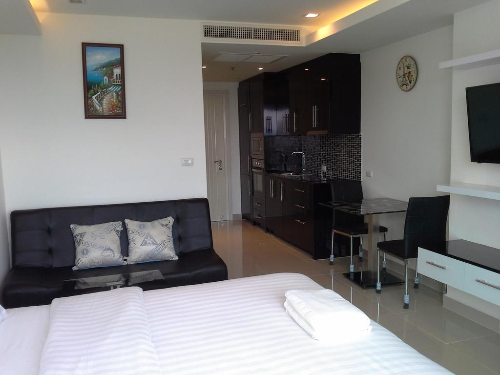 Cosy Beach View Apartments Pattaya Extérieur photo