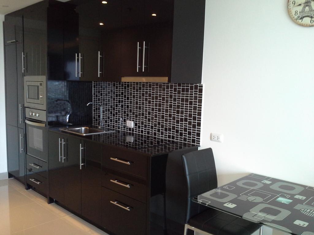 Cosy Beach View Apartments Pattaya Extérieur photo
