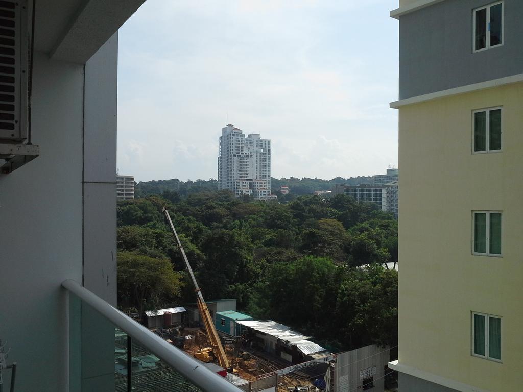 Cosy Beach View Apartments Pattaya Extérieur photo