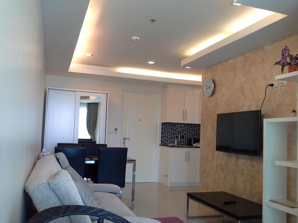 Cosy Beach View Apartments Pattaya Extérieur photo